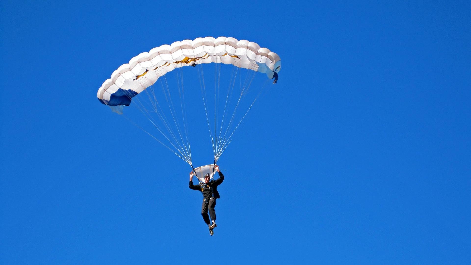 电竞行业收入创新高,观众人数持续增长,电竞行业收入现状